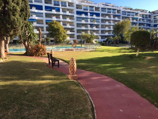 Large And Elegant In Puerto Banus With Pools And Paddle Daire Marbella Dış mekan fotoğraf