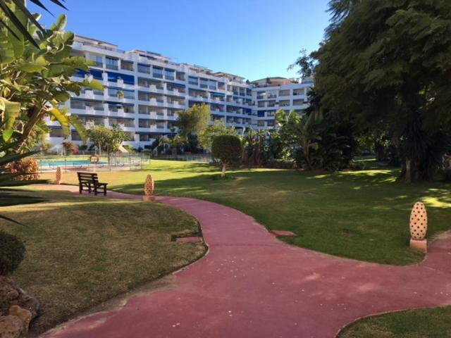 Large And Elegant In Puerto Banus With Pools And Paddle Daire Marbella Dış mekan fotoğraf