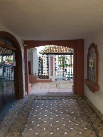 Large And Elegant In Puerto Banus With Pools And Paddle Daire Marbella Dış mekan fotoğraf