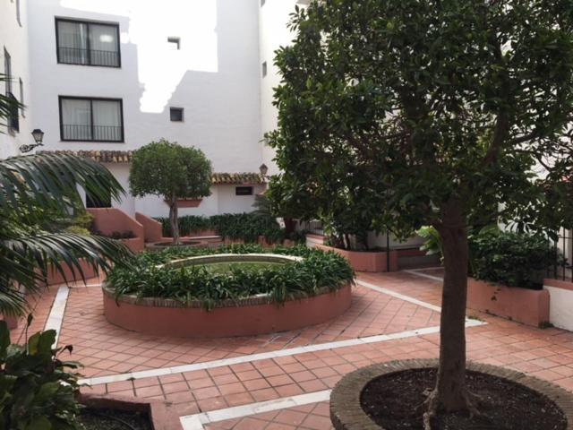 Large And Elegant In Puerto Banus With Pools And Paddle Daire Marbella Dış mekan fotoğraf